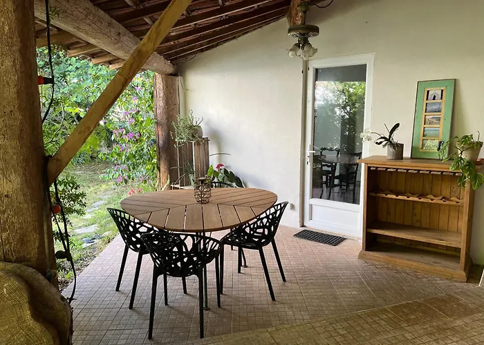 Charmante Petite Maison Avec Terrasse Et Jardin, Proche Tram