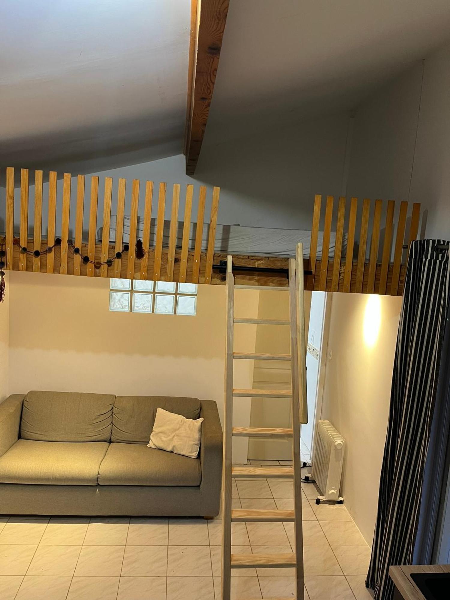 Chalet Charmante Petite Maison Avec Terrasse Et Jardin, Proche Tram Castelnau-le-Lez