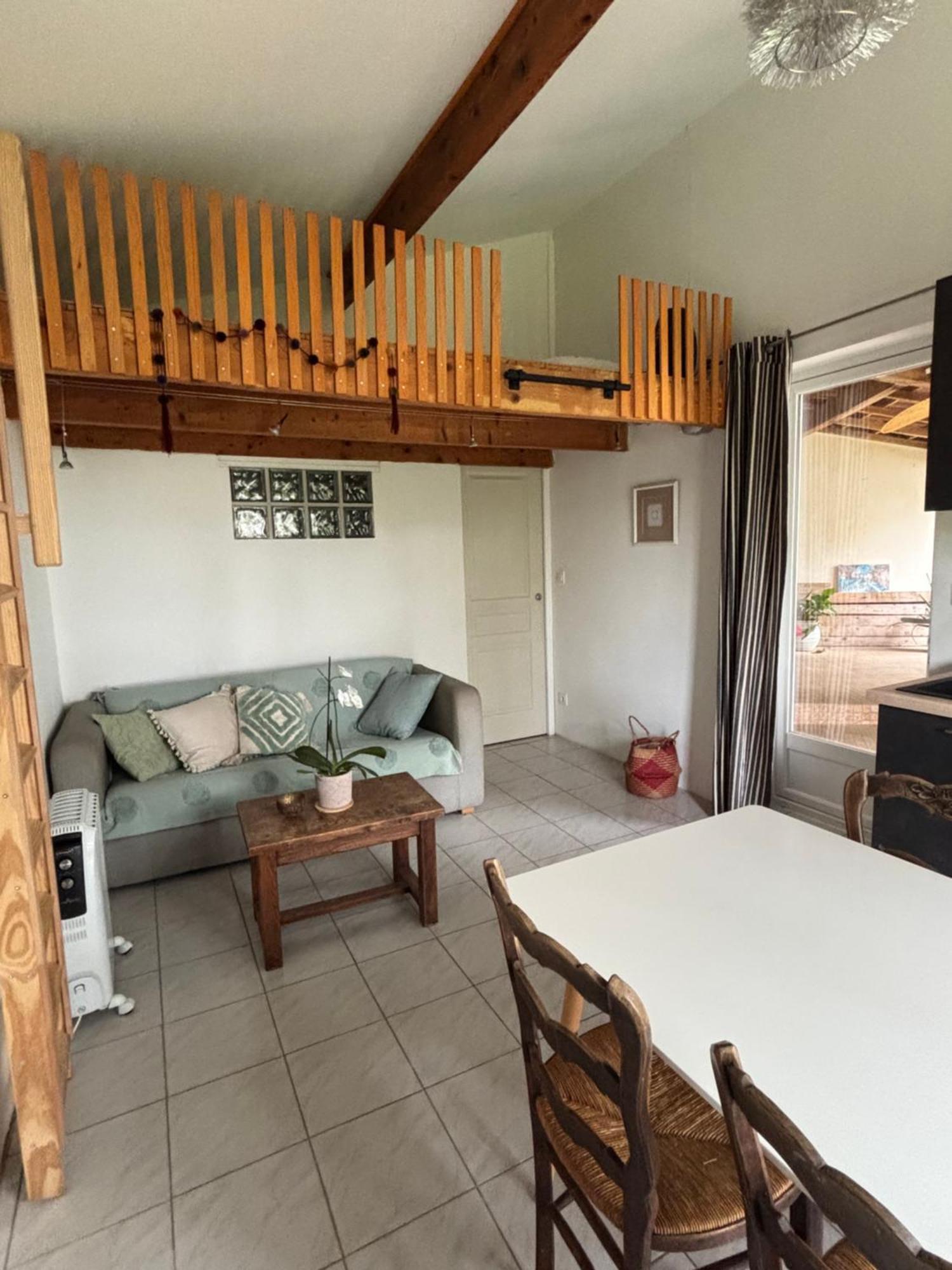 Chalet Charmante Petite Maison Avec Terrasse Et Jardin, Proche Tram *